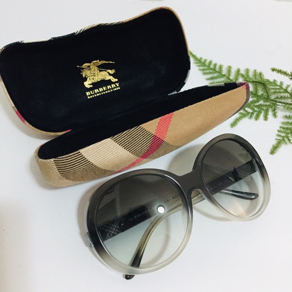 Burberry Accessories - ON SALE‼️Burberry Sunglasses with Case